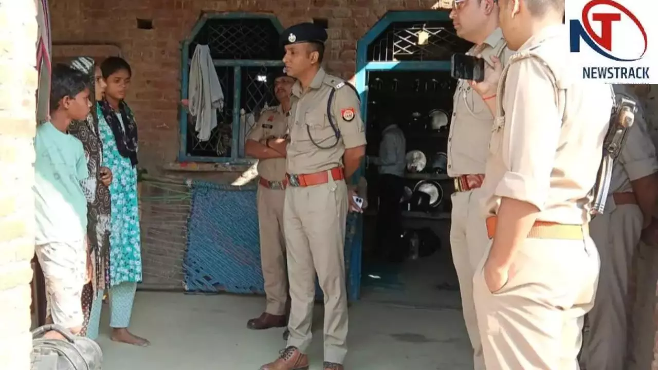 Mainpuri News: मैनपुरी में प्रेम प्रसंग से नाराज पिता ने बेटी को मारी गोली, हालत गंभीर Mainpuri News: मैनपुरी में प्रेम प्रसंग से नाराज पिता ने बेटी को मारी गोली, हालत गंभीर