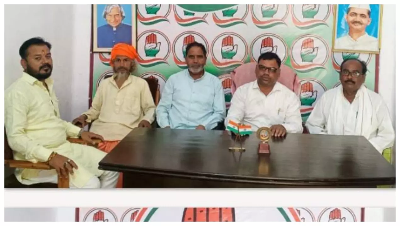 Gonda News: नेहा सिंह राठौर का अपमान देश की महिलाओं का अपमान, एबीपी न्यूज माफी मांगे - शाहिद कुरैशी