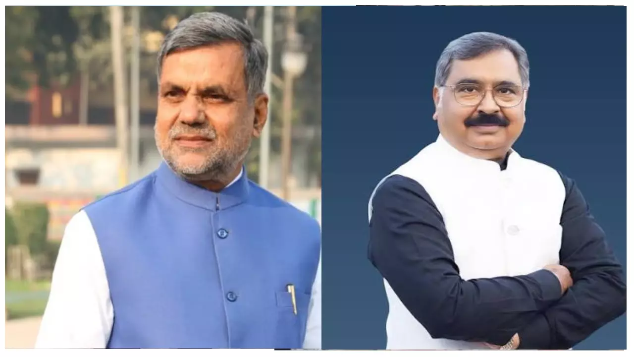 भाजपा MLC देवेंद्र प्रताप सिंह की बगावत? सपा के संजयन त्रिपाठी को समर्थन देकर बढ़ाई हलचल भाजपा MLC देवेंद्र प्रताप सिंह की बगावत? सपा के संजयन त्रिपाठी को समर्थन देकर बढ़ाई हलचल