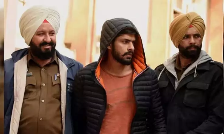 मुंबई पुलिस को क्यों नहीं मिल सकती लॉरेंस बिश्नोई की कस्टडी? टाइगर श्रॉफ केस में बड़ा कानूनी पेंच मुंबई पुलिस को क्यों नहीं मिल सकती लॉरेंस बिश्नोई की कस्टडी? टाइगर श्रॉफ केस में बड़ा कानूनी पेंच