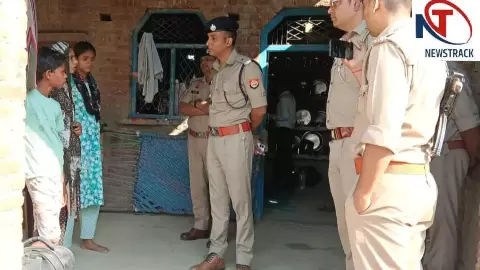Mainpuri News: मैनपुरी में प्रेम प्रसंग से नाराज पिता ने बेटी को मारी गोली, हालत गंभीर Mainpuri News: मैनपुरी में प्रेम प्रसंग से नाराज पिता ने बेटी को मारी गोली, हालत गंभीर