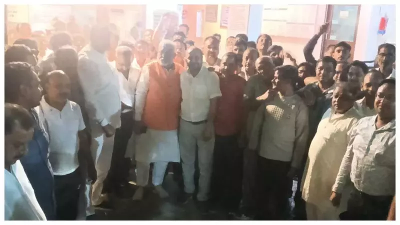 Hapur News: पत्रकार नसीम अहमद मामला, व्यापारियों ने निष्पक्ष जांच मांगी Hapur News: पत्रकार नसीम अहमद मामला, व्यापारियों ने निष्पक्ष जांच मांगी