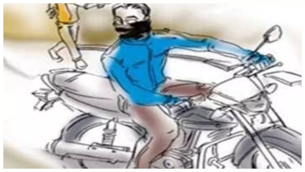 एटा में बाइक चोरी के दोषी को पांच माह की जेल, दो हजार रुपये जुर्माना एटा में बाइक चोरी के दोषी को पांच माह की जेल, दो हजार रुपये जुर्माना