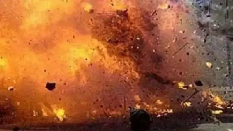 बिहार के सीवान में पटाखे बनाते समय भीषण विस्फोट, 6 लोगों की मौत से गांव में मचा हड़कंप