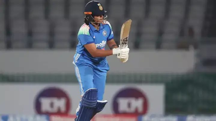 IND-W vs ZIM-W: शेफाली वर्मा का तूफान, 33 गेंदों में नाबाद 64 रन; भारत ने 9 विकेट से जीता पहला वनडे