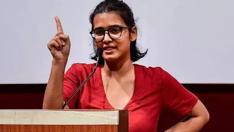 पीस बॉन्ड से इनकार के बाद SEM के सामने पेश हुईं नेहा बोरा, आगे क्या होगा?
