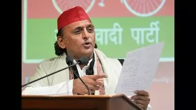 आजमगढ़ की वोटर लिस्ट में विकास यादव के 13 वोट! अखिलेश की शिकायत पर 9 लोगों पर गिरी गाज