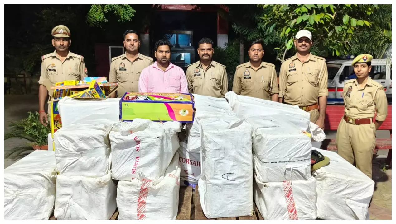 कानपुर देहात: दीपावली से पहले शिवली पुलिस की बड़ी कार्रवाई, 490 किलो अवैध पटाखों के साथ व्यापारी गिर
