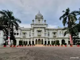 केजीएमयू में 250 करोड़ की दवा बिक्री, फिर भी मरीजों को बाहर से खरीदनी पड़ रहीं दवाएं