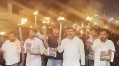 CEC ज्ञानेश कुमार के खिलाफ यूपी कांग्रेस का मशाल जुलूस, राहुल गांधी की रैली से पहले तेज हुआ विरोध