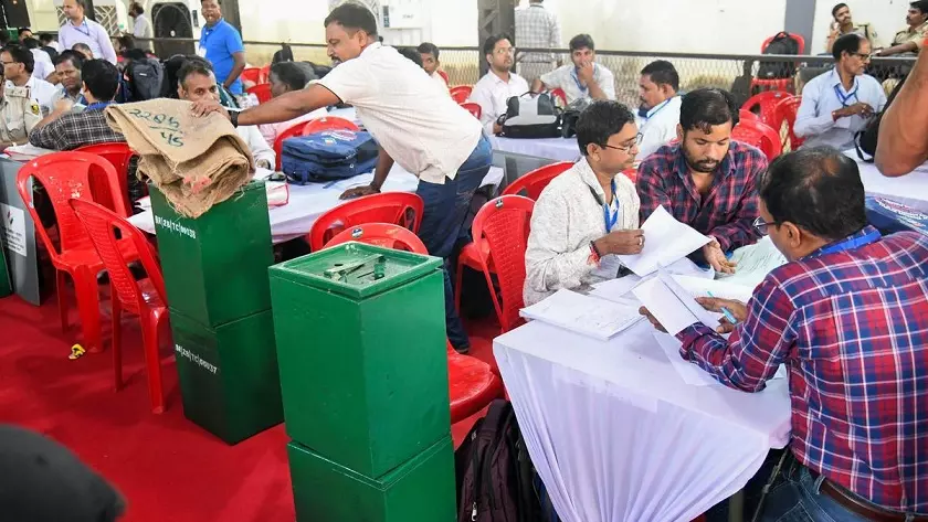 UP MLC Results 2026: यूपी विधान परिषद चुनाव की मतगणना कल सुबह 8 बजे से, 7 जिलों में तैयारियां पूरी