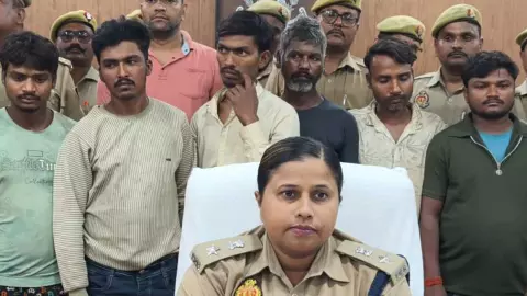 Eight thieves of Kharwar gang arrested Eight thieves of Kharwar gang arrested