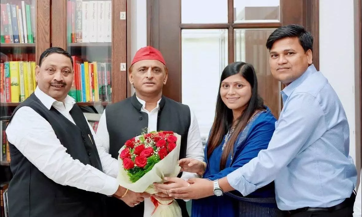 UP Politics: 2027 से पहले BJP को झटका! पूर्व सांसद धर्मेंद्र कश्यप बेटी समेत सपा में शामिल, बसपा के UP Politics: 2027 से पहले BJP को झटका! पूर्व सांसद धर्मेंद्र कश्यप बेटी समेत सपा में शामिल, बसपा के