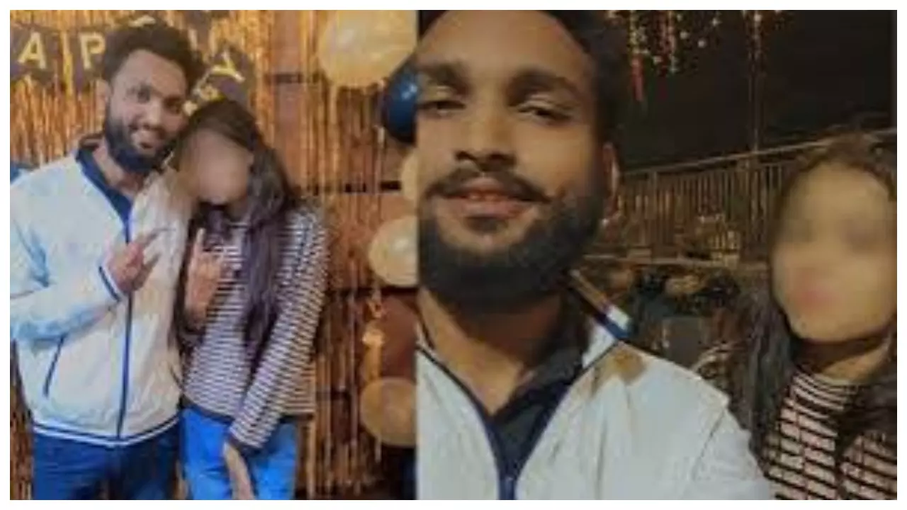 Jhansi News: झांसी में मंगेतर की बेवफाई से आहत युवती ने फांसी लगाकर दी जान Jhansi News: झांसी में मंगेतर की बेवफाई से आहत युवती ने फांसी लगाकर दी जान