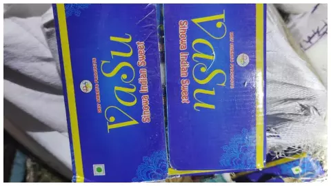 सड़क पर बिखरीं मिठाइयां, पैकिंग देख लोगों के उड़े होश! हापुड़ में कैंटर और पिकअप की जोरदार टक्कर सड़क पर बिखरीं मिठाइयां, पैकिंग देख लोगों के उड़े होश! हापुड़ में कैंटर और पिकअप की जोरदार टक्कर