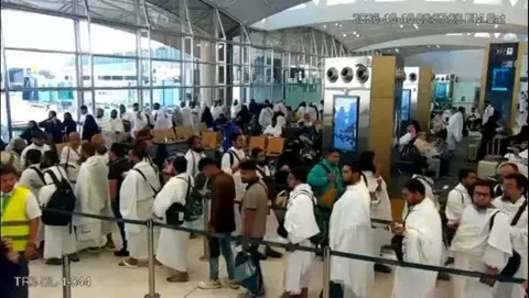 सऊदी अरब में हवाई हमलों से बिगड़े हालात, यूपी के 25 हजार लोगों की वापसी पर संकट; किराया डेढ़ लाख पार सऊदी अरब में हवाई हमलों से बिगड़े हालात, यूपी के 25 हजार लोगों की वापसी पर संकट; किराया डेढ़ लाख पार
