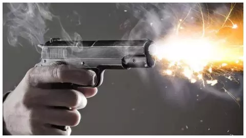 Bijnor News; बिजनौर में पारिवारिक विवाद पर जीजा पर फायरिंग, पैर में गोली लगने से नौकर घायल Bijnor News; बिजनौर में पारिवारिक विवाद पर जीजा पर फायरिंग, पैर में गोली लगने से नौकर घायल