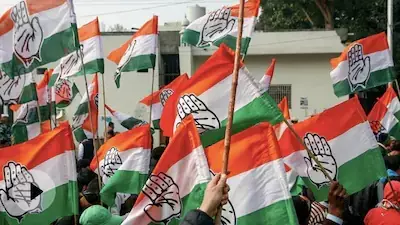 नागपुर में बड़ा उलटफेर, कांग्रेस के MLC प्रत्याशी वंजारी ने पलटी बाजी, BJP की बढ़ी टेंशन नागपुर में बड़ा उलटफेर, कांग्रेस के MLC प्रत्याशी वंजारी ने पलटी बाजी, BJP की बढ़ी टेंशन