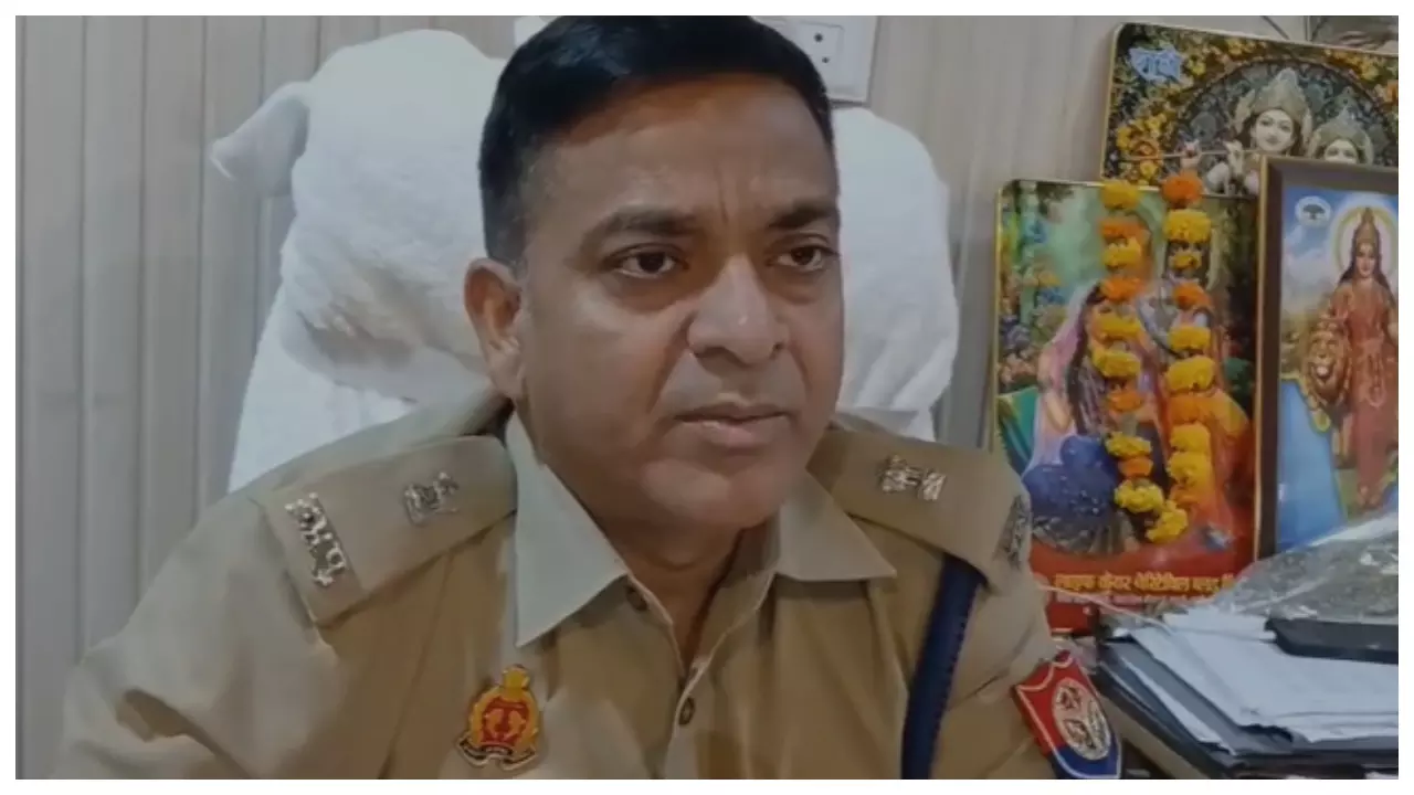 मथुरा में खूनी विवाद: शराब के नशे में युवक की गोली मारकर हत्या, आरोपी फरार मथुरा में खूनी विवाद: शराब के नशे में युवक की गोली मारकर हत्या, आरोपी फरार