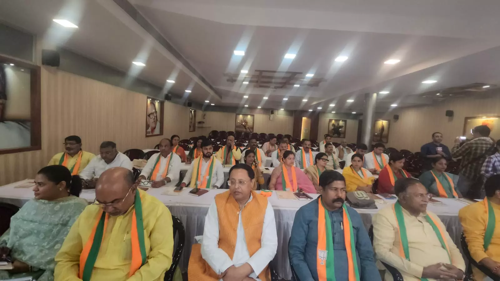 712 नेताओं की फौज, सामने 2027 का चुनाव! अमित शाह और योगी आज भाजपा को देंगे कौन-सा मंत्र? 712 नेताओं की फौज, सामने 2027 का चुनाव! अमित शाह और योगी आज भाजपा को देंगे कौन-सा मंत्र?