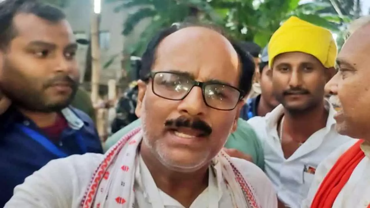 बिहार MLC चुनाव में RJD का शानदार प्रदर्शन, दरभंगा स्नातक सीट पर अनिल झा ने BJP के सर्वेश कुमार को हराया बिहार MLC चुनाव में RJD का शानदार प्रदर्शन, दरभंगा स्नातक सीट पर अनिल झा ने BJP के सर्वेश कुमार को हराया