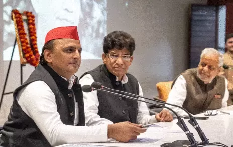 अखिलेश ने स्वामी प्रसाद मौर्य को दिखाया बाहर का रास्ता! राहुल गांधी से मुलाकात भी बेअसर