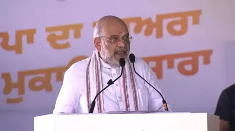 यूपी में फिर खिलेगा कमल! अमित शाह बोले- तीसरी बार भाजपा सरकार बनी तो लागू होगा UCC यूपी में फिर खिलेगा कमल! अमित शाह बोले- तीसरी बार भाजपा सरकार बनी तो लागू होगा UCC
