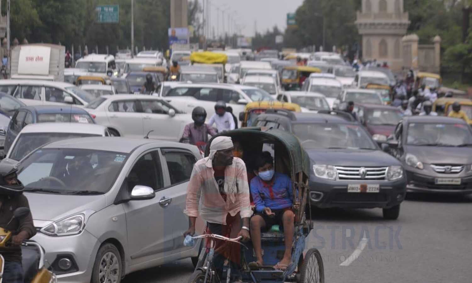 Lucknow Traffic Jam: लखनऊ के लिए बड़ी खबर, अब हर चौराहे की होगी मॉनीटरिंग, जाम से मिलेगी मुक्ति