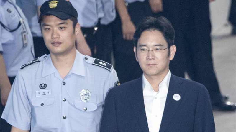 Samsung Heir Sentenced Five Years Prison Bribery Charges : Newstrack