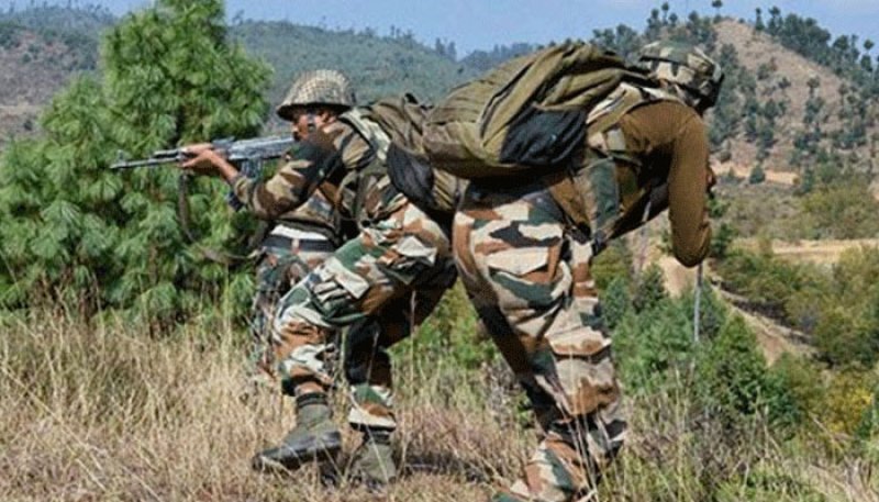 indian pakistan army trade heavy fire loc : newstrack