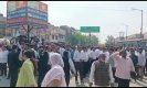 Hapur news: महिला अधिवक्ता पर केस से वकील हुए नाराज, सड़क पर जाम लगाकर किया प्रदर्शन