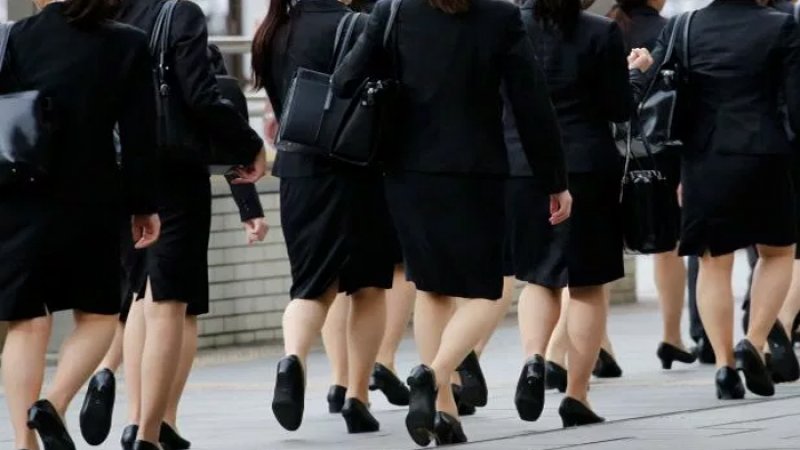 Kutoo Movement Japan Women Revolt Against High Heels At Workplace News