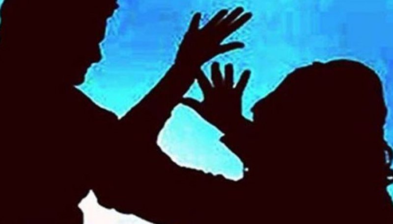 bengaluru-23-year-old-girl-molested-newstrack