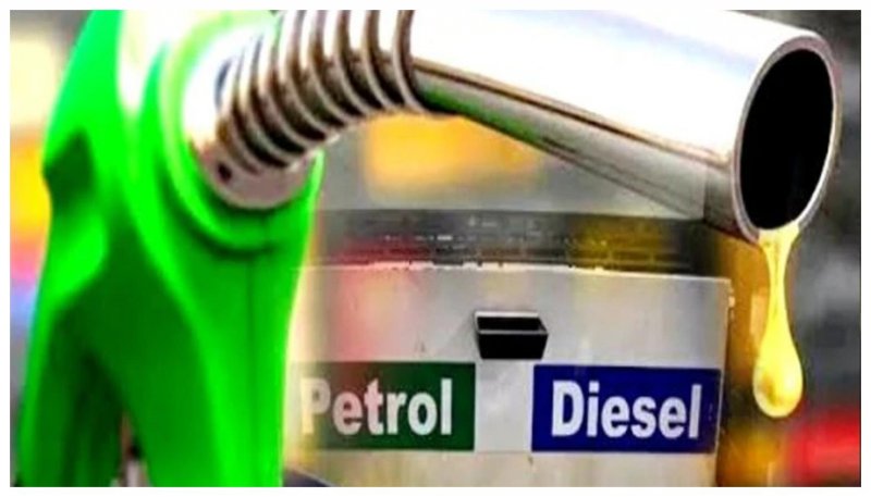 UP Petrol Diesel Rate Today: 1 अप्रैल को जारी हुए पेट्रोल डीजल के नए रेट्स, जानें किन जगहों सस्ता हुआ पेट्रोल