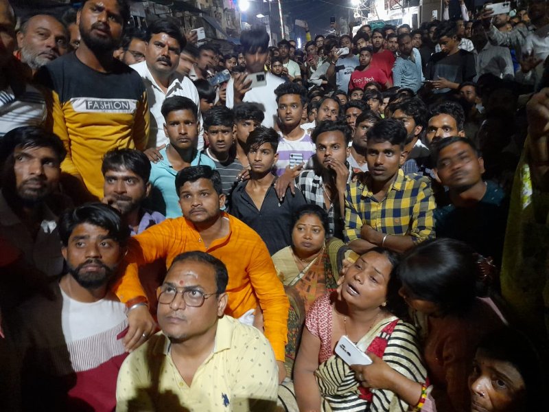 Sonbhadra News: कृष हत्याकांड - शव घर पहुंचने के बाद भड़का आक्रोश, जमकर हुआ हंगामा