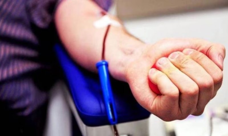 Blood Donation: क्या होते हैं ट्रांसजेंडर, क्यों नहीं कर सकते रक्तदान, जानिए सब कुछ