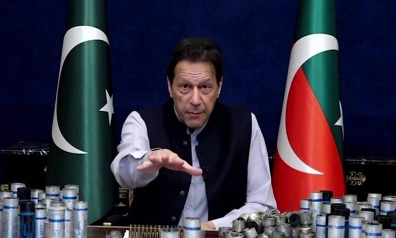 Imran Khan: लाहौर हाईकोर्ट ने पीटीआई की रैली पर लगाई रोक, इमरान खान पर अब भी लटक रही गिरफ्तारी की तलवार