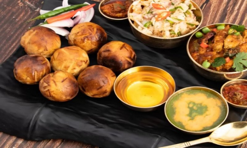 Traditional Food In UP: प्रदेश की संस्कृति क परिभाषित करते हैं यहां के पारंपरिक व्यंजन, जरूर कर लें पहचान