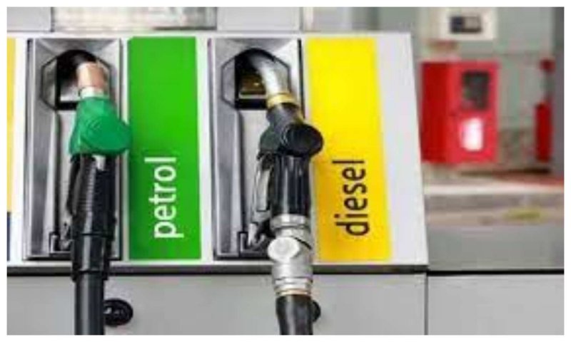 UP Petrol Diesel Rate Today: तेल की नई कीमतें हुईं जारी, टंकी पर जाने से पहले फटाफट देखे लें यहां भाव