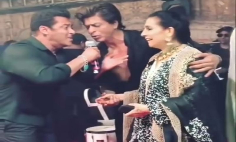 Shah Rukh Khan-Salman Khan: इस वायरल वीडियो में शाहरुख और सलमान की दोस्ती देख खिल उठेंगे फैंस के चेहरे, आप भी देखें