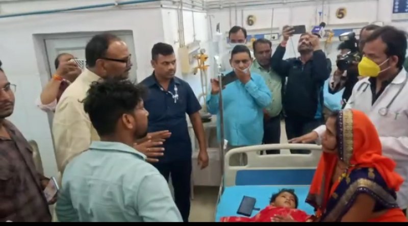 Agra News: डिप्टी सीएम के औचक निरीक्षण में खुली जिला अस्पताल की पोल