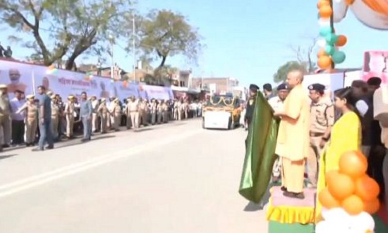 Balrampur News: सीएम योगी ने महिला सशक्तिकरण रैली को दिखाई हरी झंडी, माँ पाटेश्वरी देवी की पूजा अर्चना की