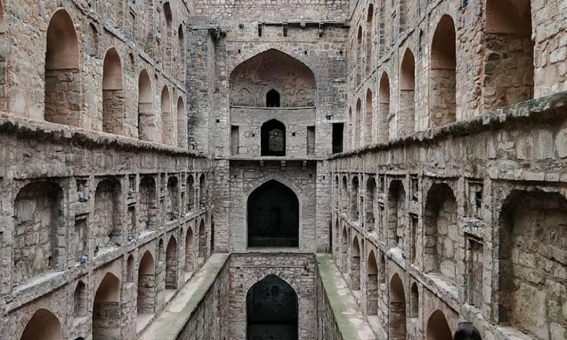 Haunted Places In Delhi: बेहद डरावनी है दिल्ली की यह जगहें, कहीं आती हैं आवाजें तो कहीं पीछे भागते हैं भूत