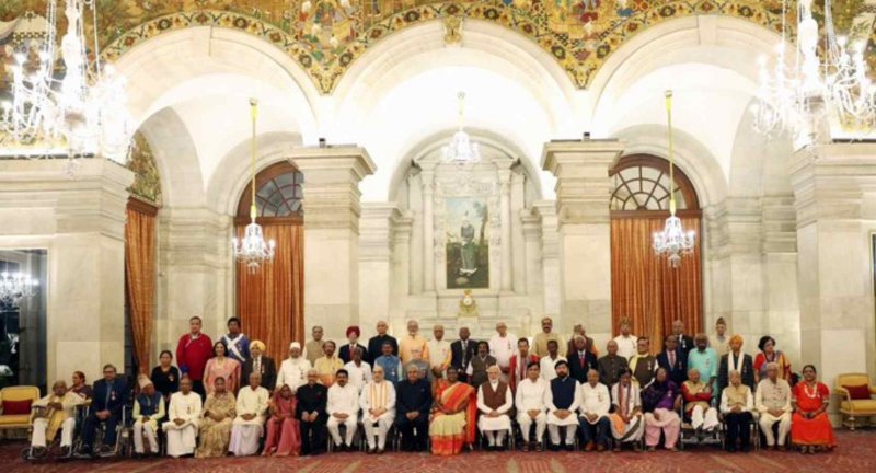 Padma Awards 2023: राष्ट्रपति मुर्मू ने दिए पद्म पुरस्कार, एसएम कृष्णा, कुमार मंगलम बिरला सहित इन्हें भी मिला सम्मान