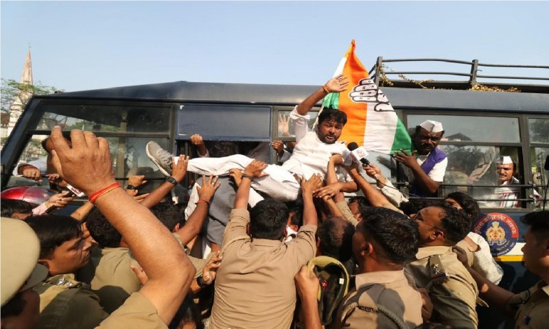 Live |  Congress Protest for rahul Gandhi Live:राहुल गांधी की संसद की सदस्यता खत्म, कांग्रेसी कार्यकर्ताओं ने शुरु किया प्रदर्शऩ