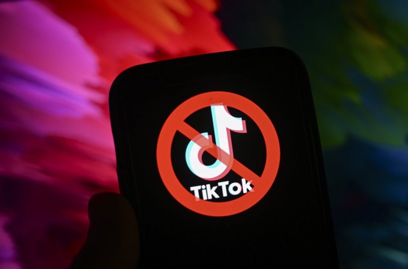 TikTok Ban: फ्रांस के सरकारी कर्मचारियों के फोन में ट्विटर, टिकटॉक पर बैन
