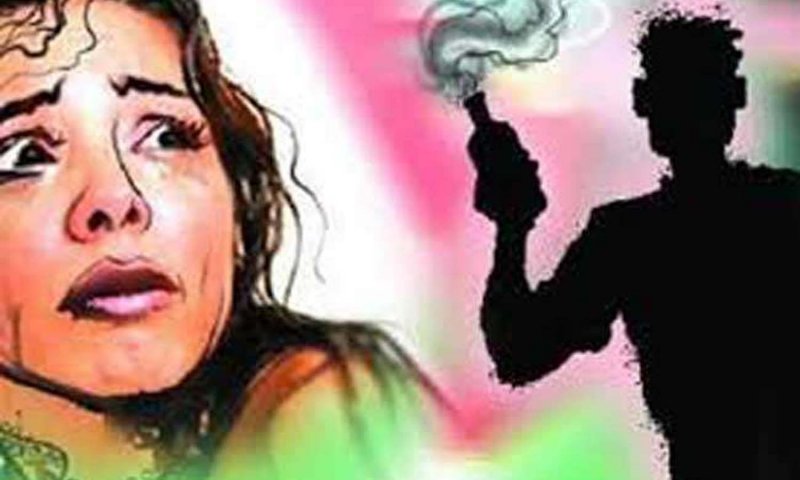 Aligarh News: महिला सुरक्षा: खुले घूम रहे किशोरी का हाथ पकड़कर घसीटने, तेज़ाब डालने की धमकी देने वाले आरोपी