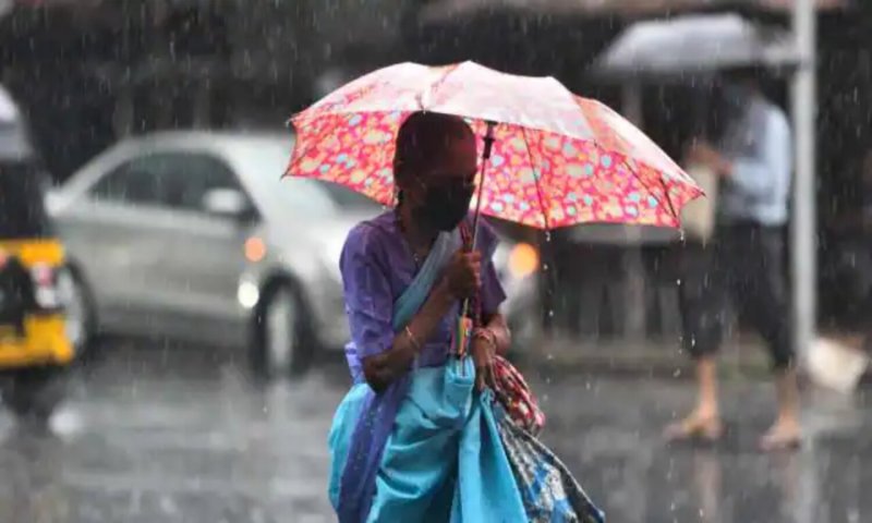 Weather Today Update: मौसम का मिजाज फिर बदला, यूपी-बिहार समेत इन राज्यों में तेज हवाओं के साथ जमकर बरसेंगे बादल