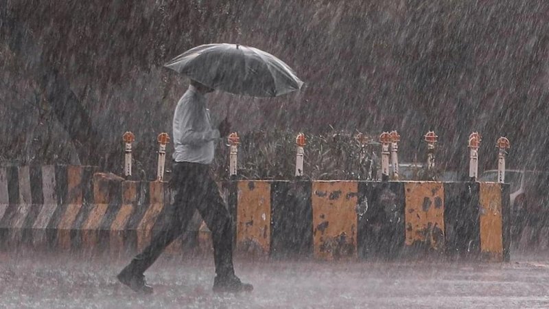Lucknow Weather Today: लखनऊ में बारिश इस दिन, आज आंधी-गरज के साथ गिरेंगे ओले !