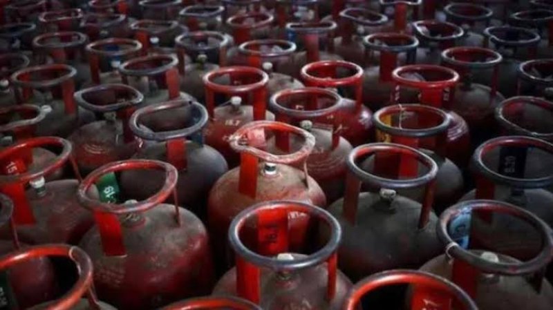 Big Relief For LPG Customers! Rates Of 19 Kg Cylinder Reduced By Rs 92 From Today; Check Revised Rates In Your Cities